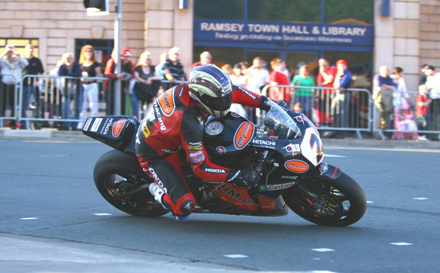 ���� Dunlop ����������� �������� ���� � ����� TT Superbike